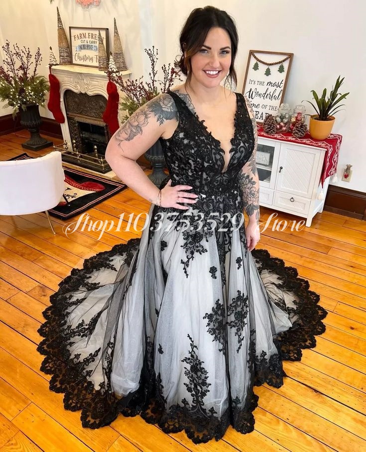 Gotik V Yaka Gelinlik Siyah Be - Embroidery White Dress incelemesi ve fiyatı